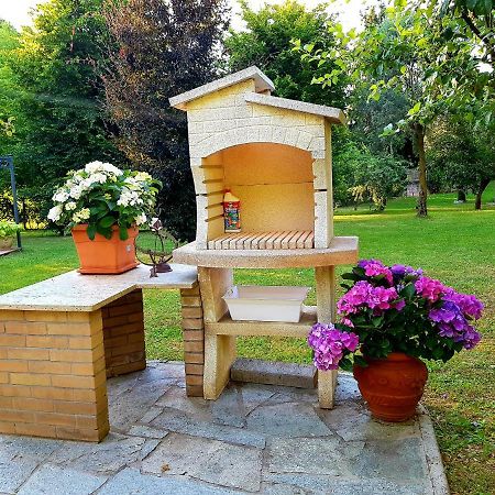 Da Marianna Hotel Barzanò Екстериор снимка