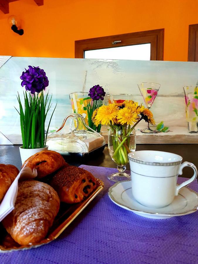 Da Marianna Hotel Barzanò Екстериор снимка